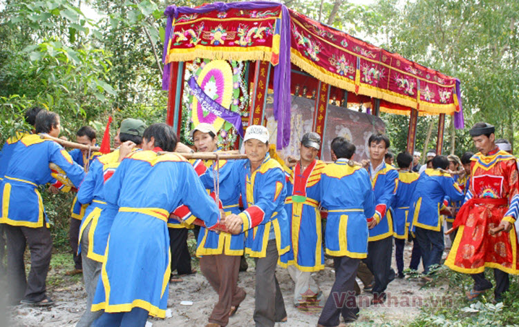 Phong tục thờ cúng ma chay của người Thừa Thiên Huế